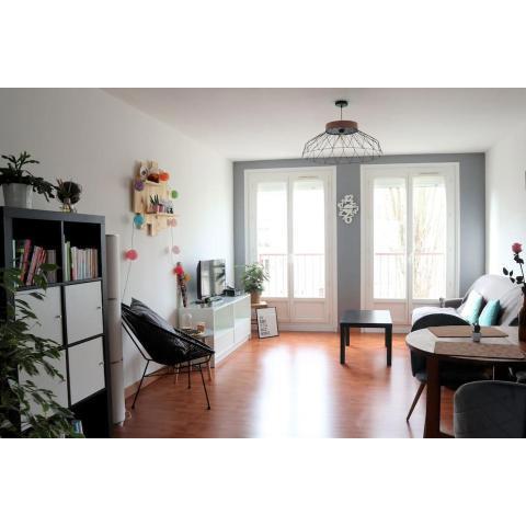 TRENTEMOULT-REZE : 2 chambres, 65m²+parking+wifi