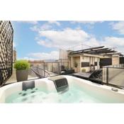 Triplex, Rooftop with Parlament view & Jacuzzi