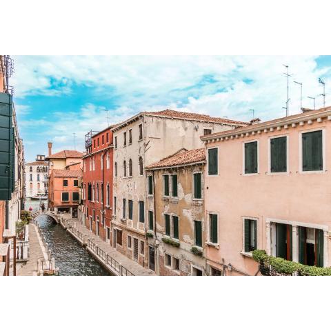 Venezia Spirito Santo Canal View