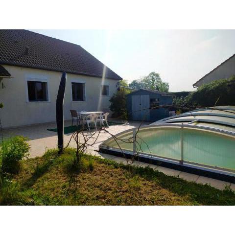 Villa de 4 chambres avec piscine privee sauna et jardin clos a Briare