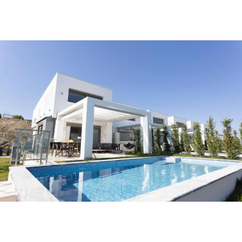 Villa Mare - Private Pool, 4 Bdrms, Sea View, BBQ