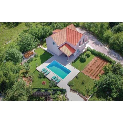 Villa Radosevic near Split, heated pool