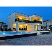 Villa s bazenom, Vodice