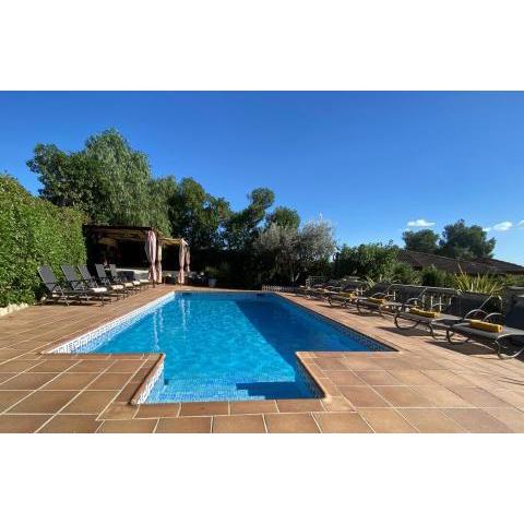 Villa Sitges Ilusión 15 minutes by car from Sitges Sleeps 16 people XXL swimming pool